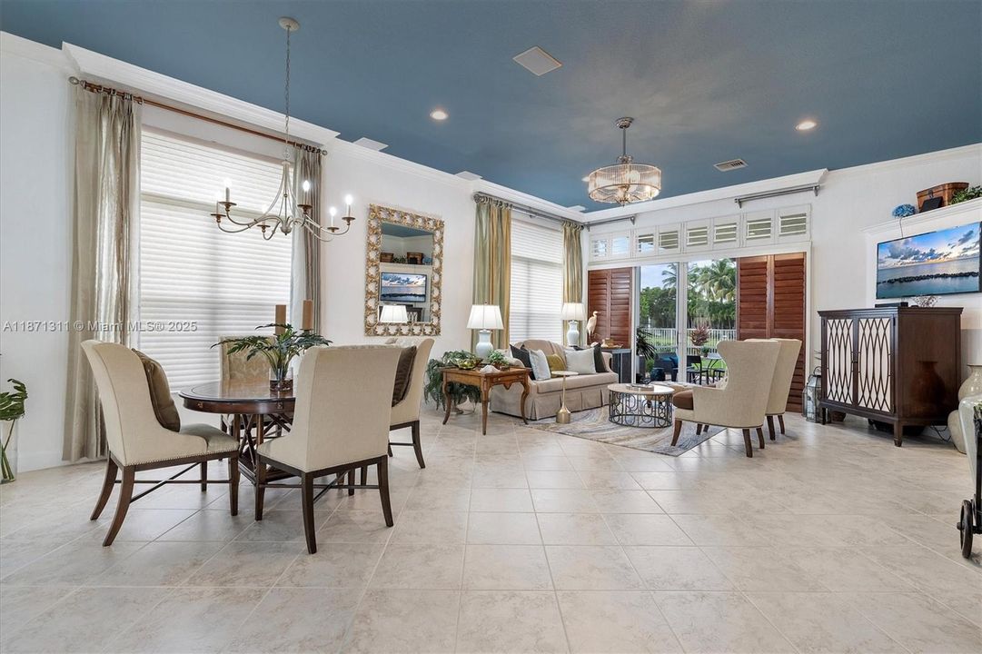 Под контрактом: $1,000,000 (3 спален, 3 ванн, 2446 Квадратных фут)