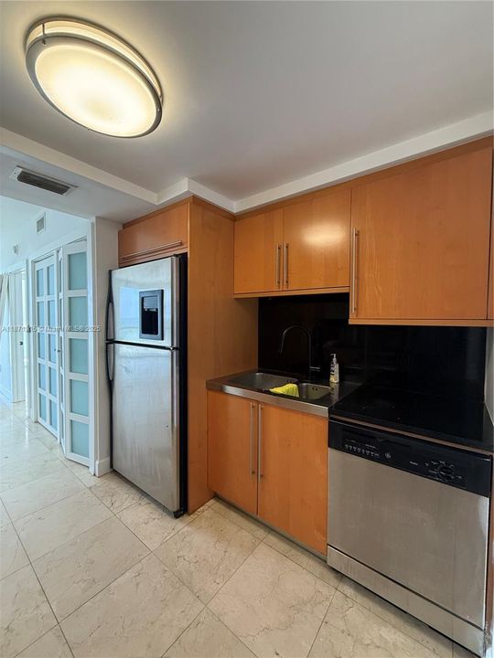 На продажу: $760,000 (1 спален, 1 ванн, 808 Квадратных фут)