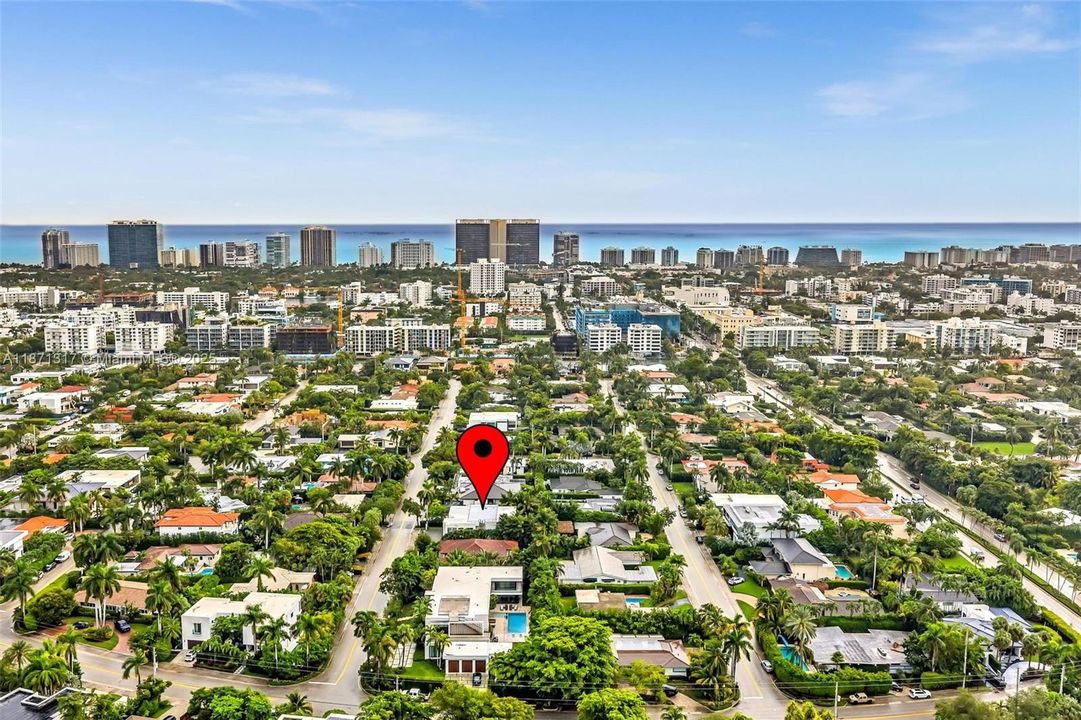 В аренду: $40,000 (7 спален, 6 ванн, 4990 Квадратных фут)