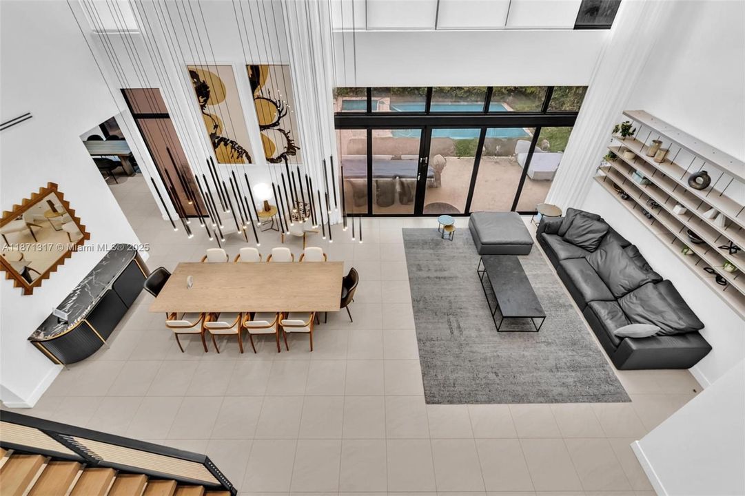 В аренду: $40,000 (7 спален, 6 ванн, 4990 Квадратных фут)