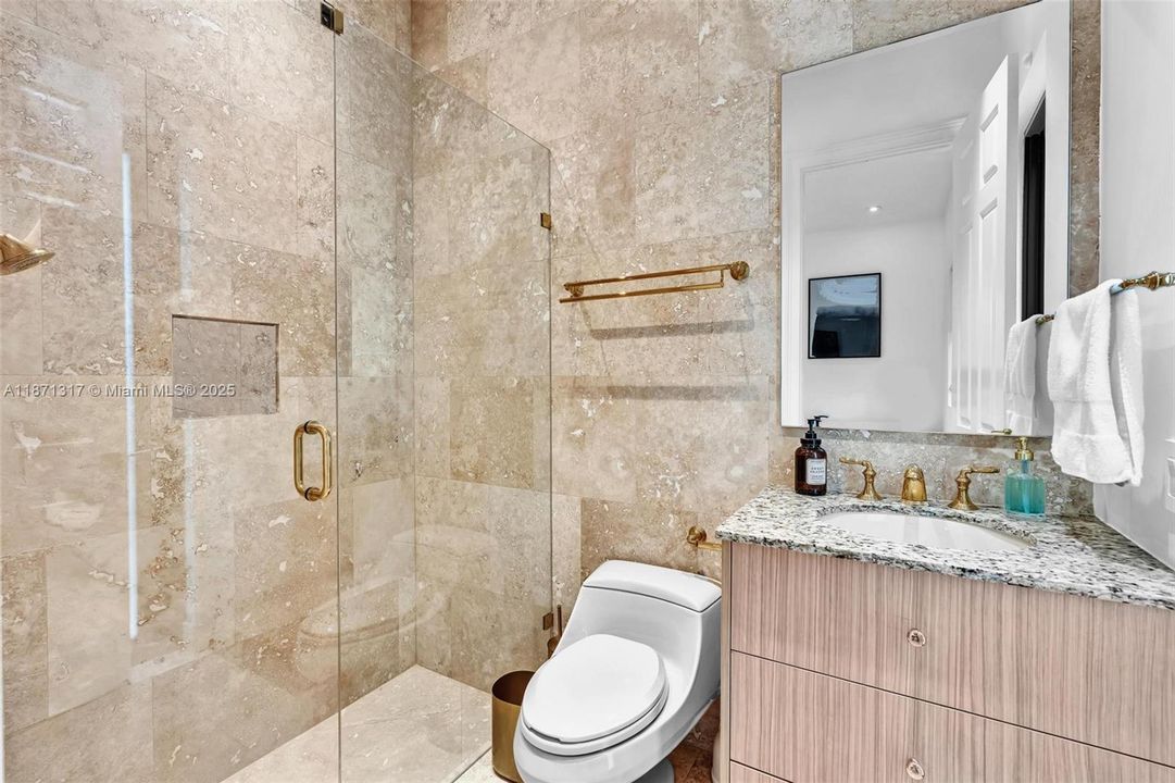 В аренду: $40,000 (7 спален, 6 ванн, 4990 Квадратных фут)