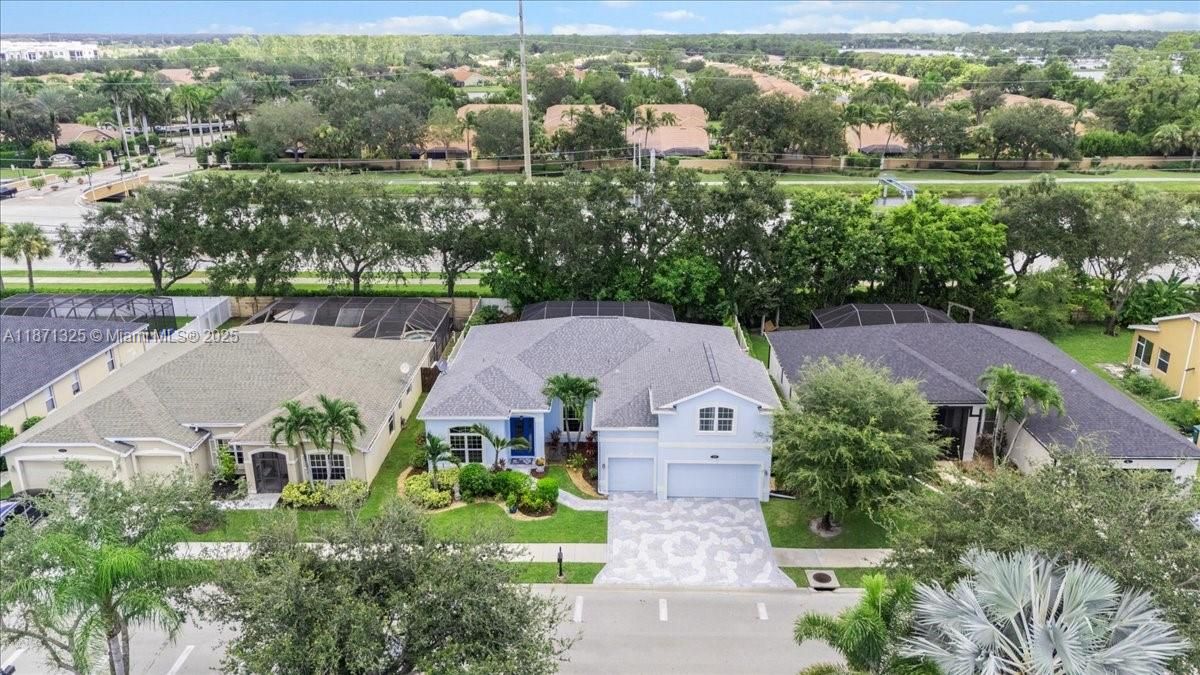 For Sale: $899,000 (4 beds, 3 baths, 3120 Square Feet)