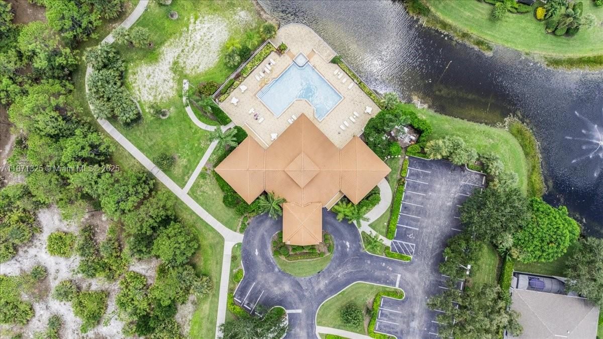 For Sale: $899,000 (4 beds, 3 baths, 3120 Square Feet)