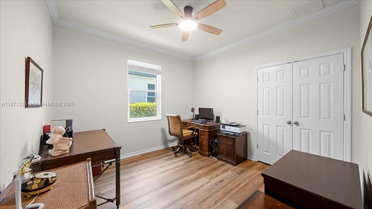 For Sale: $899,000 (4 beds, 3 baths, 3120 Square Feet)