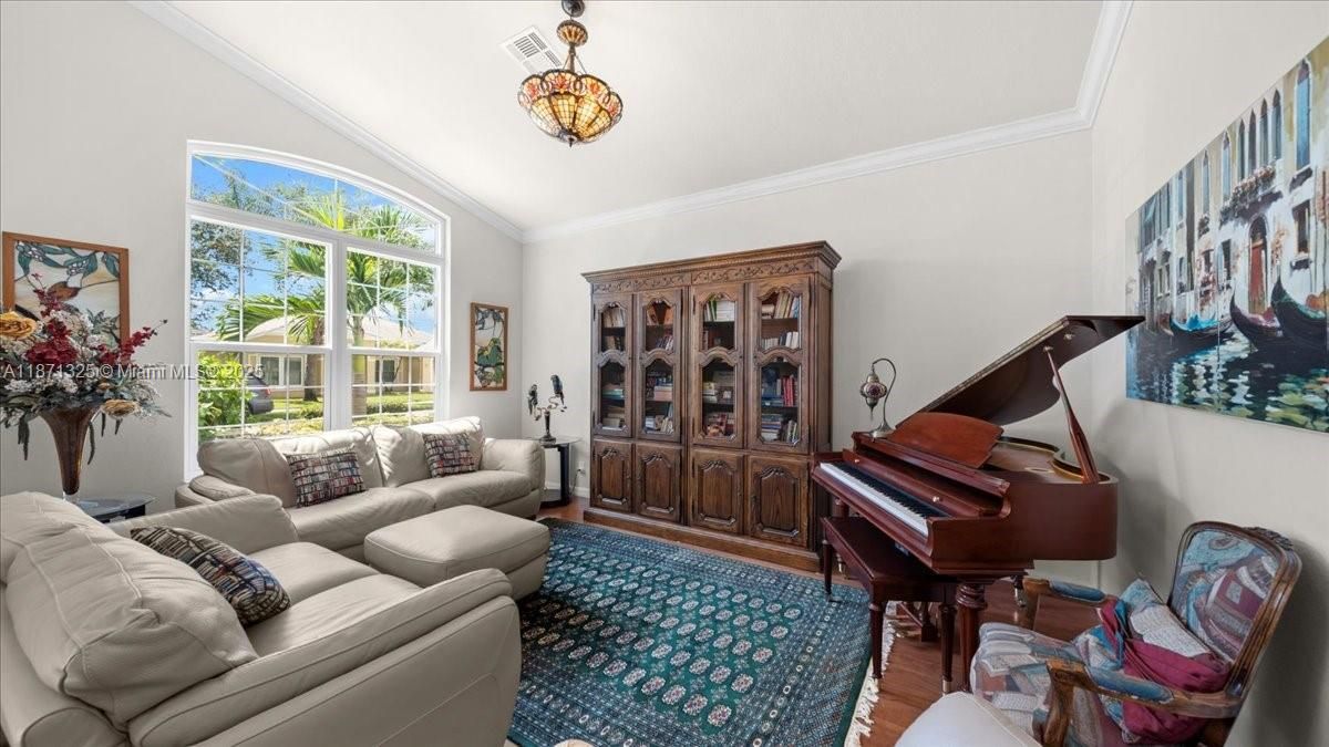 For Sale: $899,000 (4 beds, 3 baths, 3120 Square Feet)