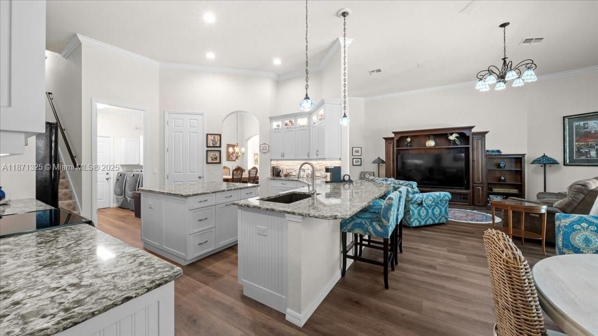 For Sale: $899,000 (4 beds, 3 baths, 3120 Square Feet)