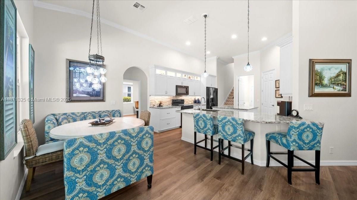 For Sale: $899,000 (4 beds, 3 baths, 3120 Square Feet)