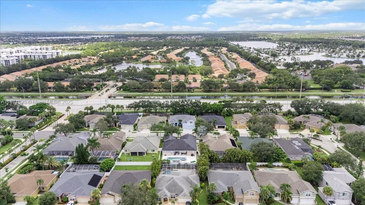 For Sale: $899,000 (4 beds, 3 baths, 3120 Square Feet)