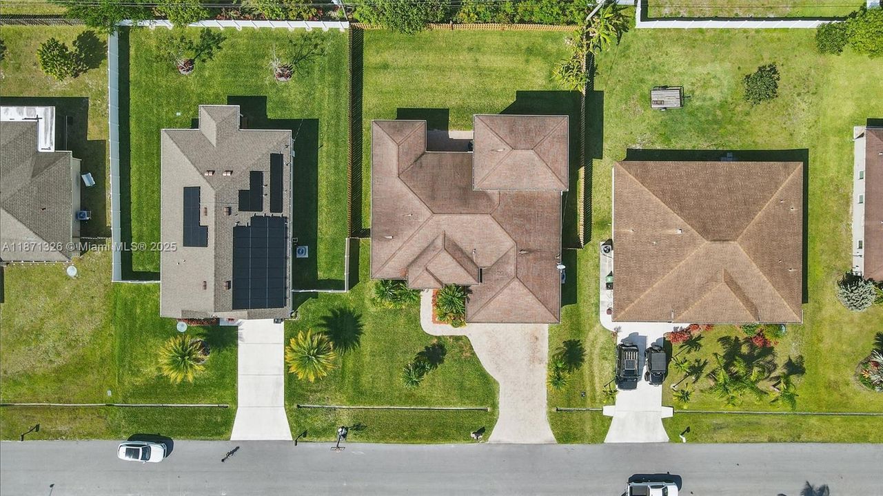 Recently Rented: $3,500 (5 beds, 3 baths, 2801 Square Feet)