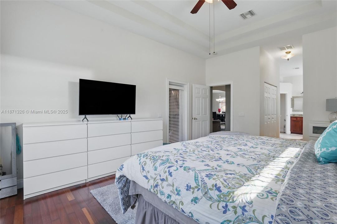 Recently Rented: $3,500 (5 beds, 3 baths, 2801 Square Feet)