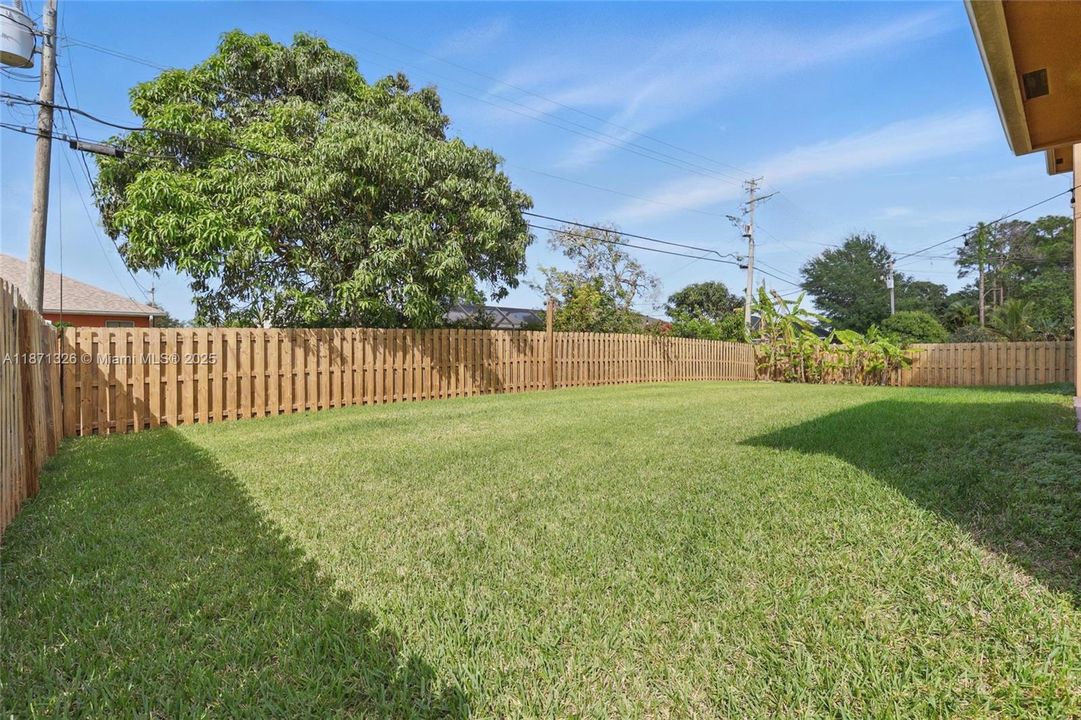 Recently Rented: $3,500 (5 beds, 3 baths, 2801 Square Feet)