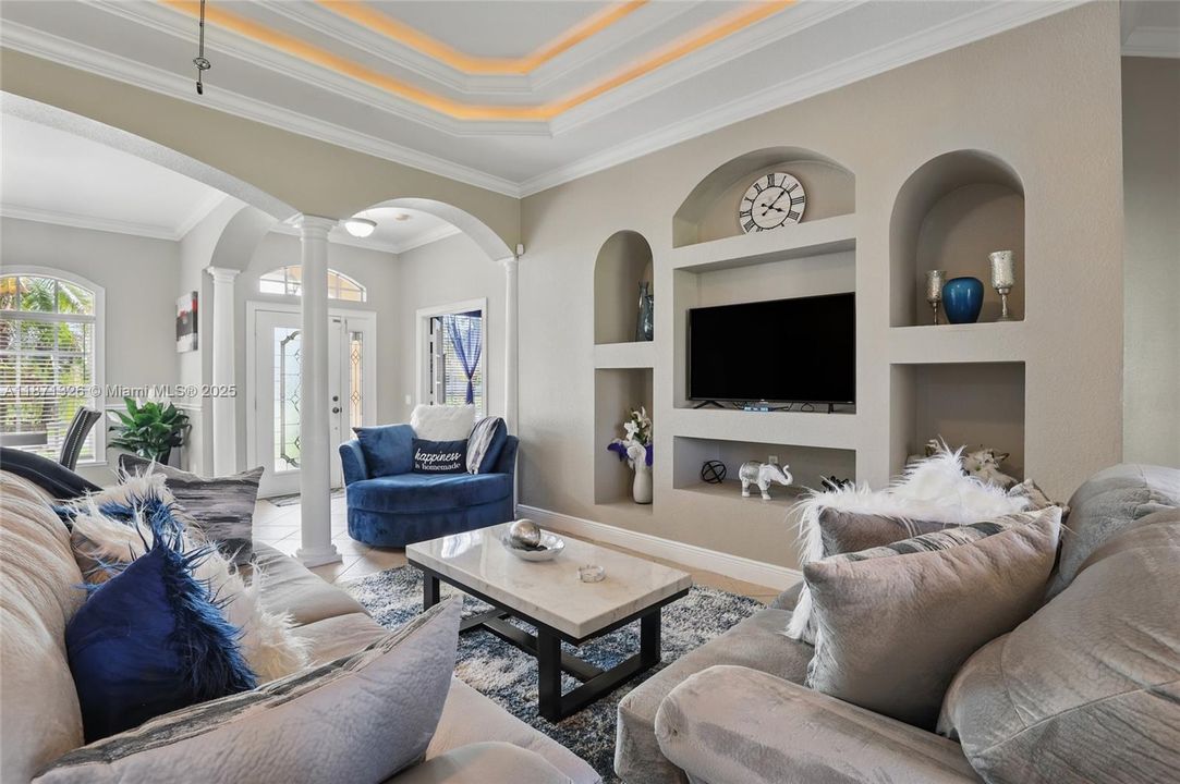 Recently Rented: $3,500 (5 beds, 3 baths, 2801 Square Feet)