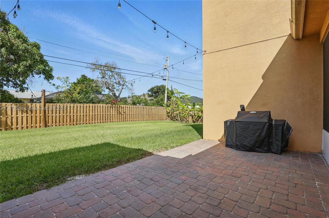 Recently Rented: $3,500 (5 beds, 3 baths, 2801 Square Feet)