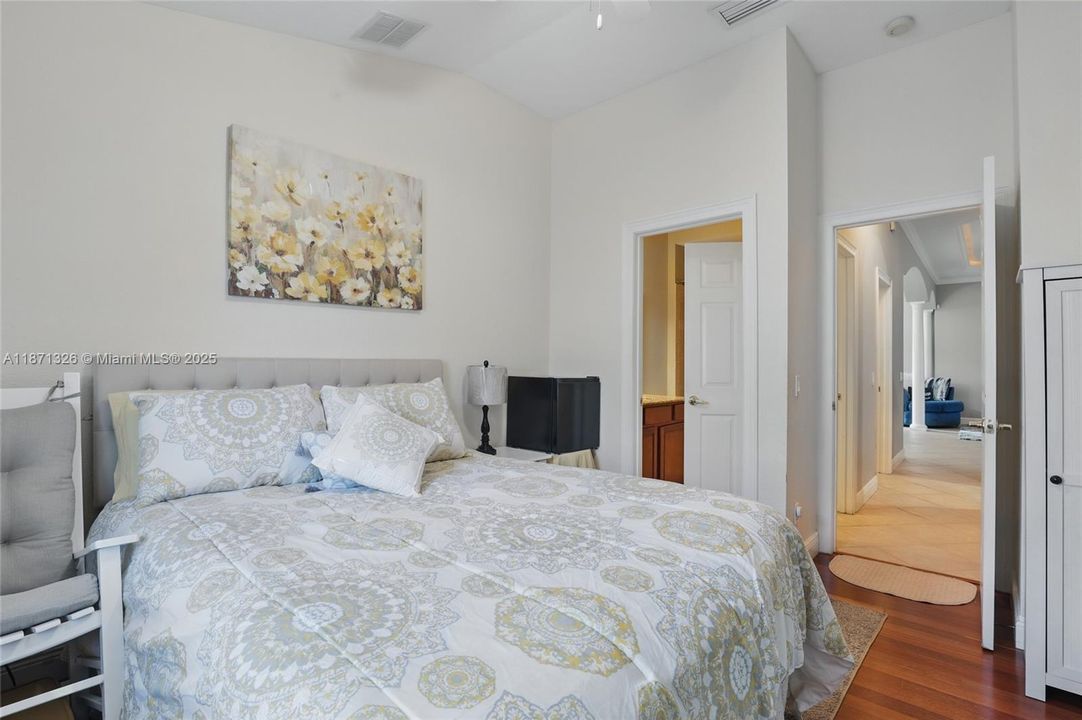 Recently Rented: $3,500 (5 beds, 3 baths, 2801 Square Feet)