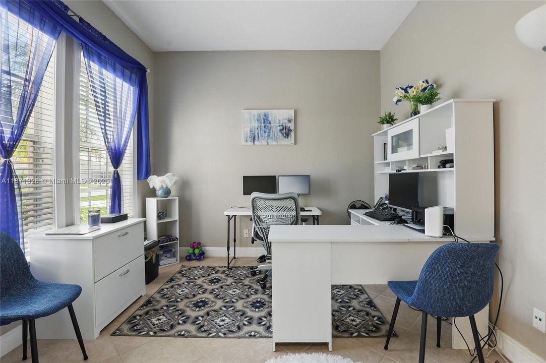 Recently Rented: $3,500 (5 beds, 3 baths, 2801 Square Feet)