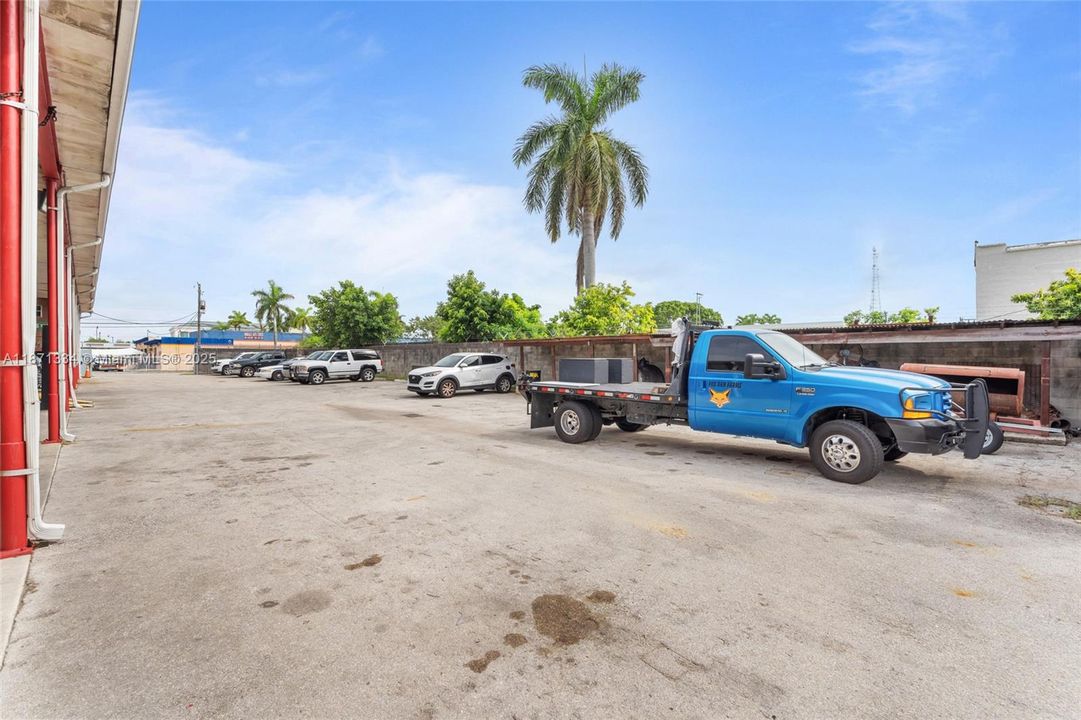 For Sale: $1,899,999 (0 beds, 0 baths, 0 Square Feet)