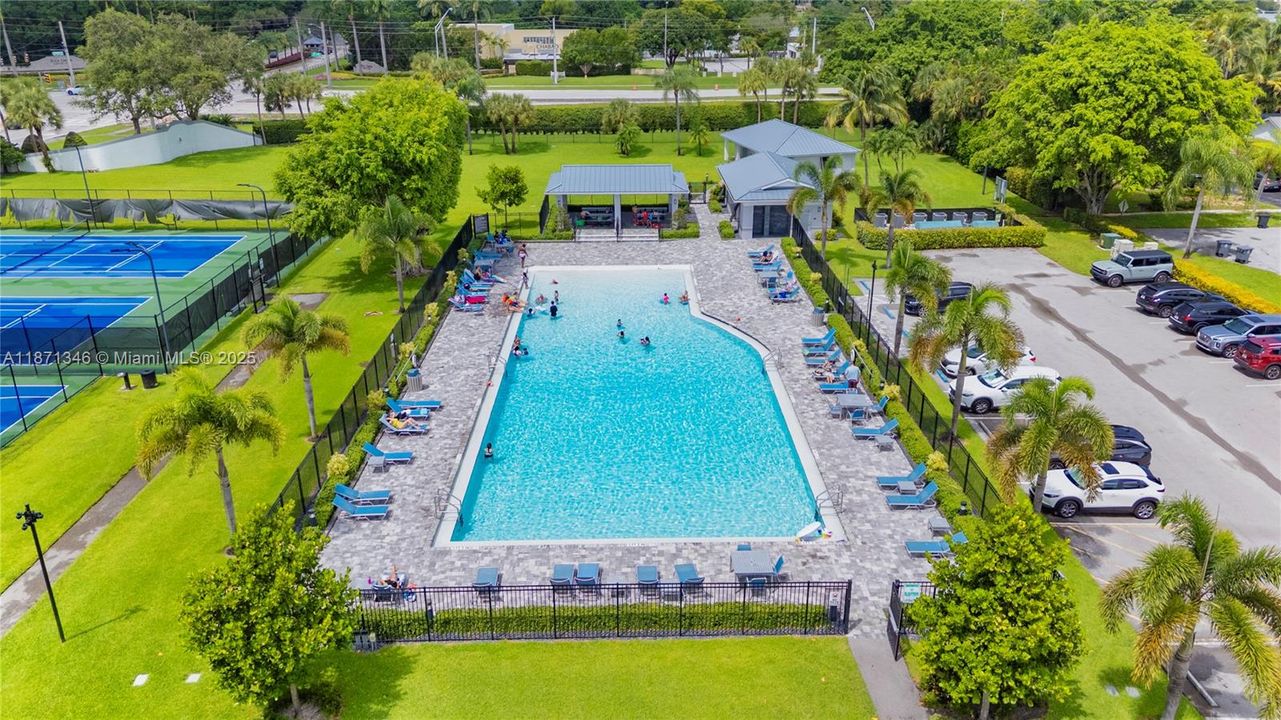 最近售出: $529,000 (3 贝兹, 2 浴室, 1144 平方英尺)