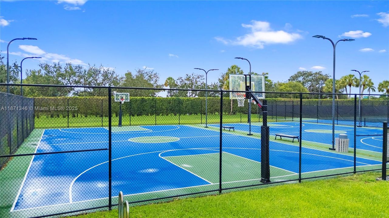 最近售出: $529,000 (3 贝兹, 2 浴室, 1144 平方英尺)