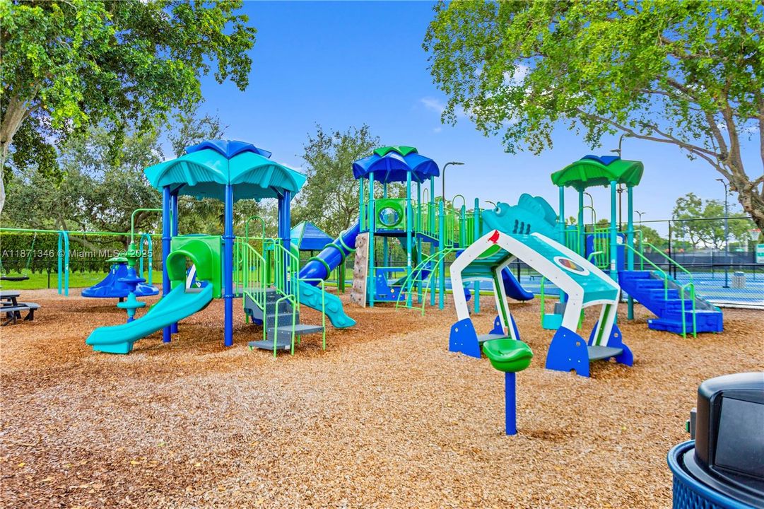 最近售出: $529,000 (3 贝兹, 2 浴室, 1144 平方英尺)