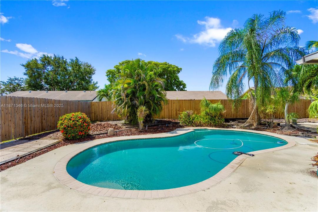 最近售出: $529,000 (3 贝兹, 2 浴室, 1144 平方英尺)