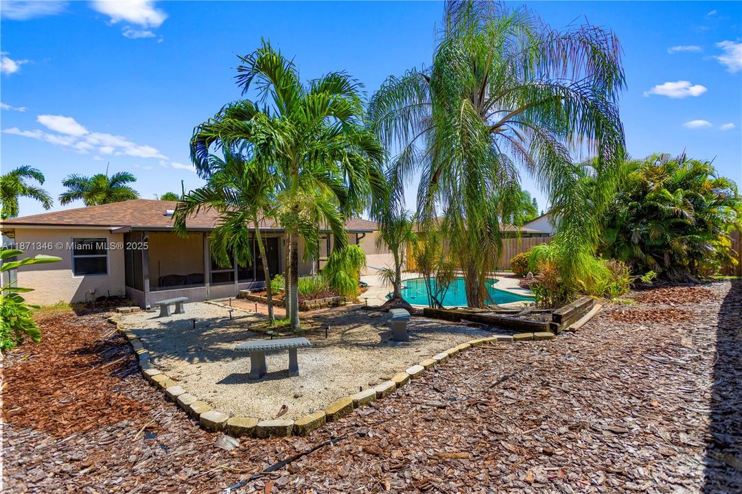 最近售出: $529,000 (3 贝兹, 2 浴室, 1144 平方英尺)