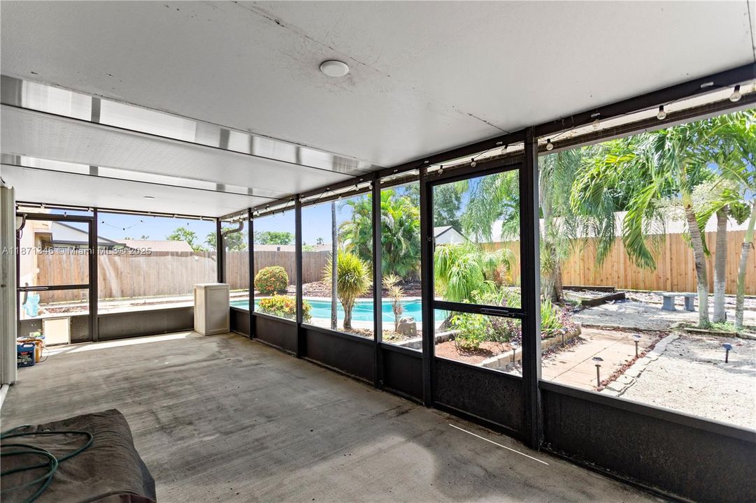 最近售出: $529,000 (3 贝兹, 2 浴室, 1144 平方英尺)