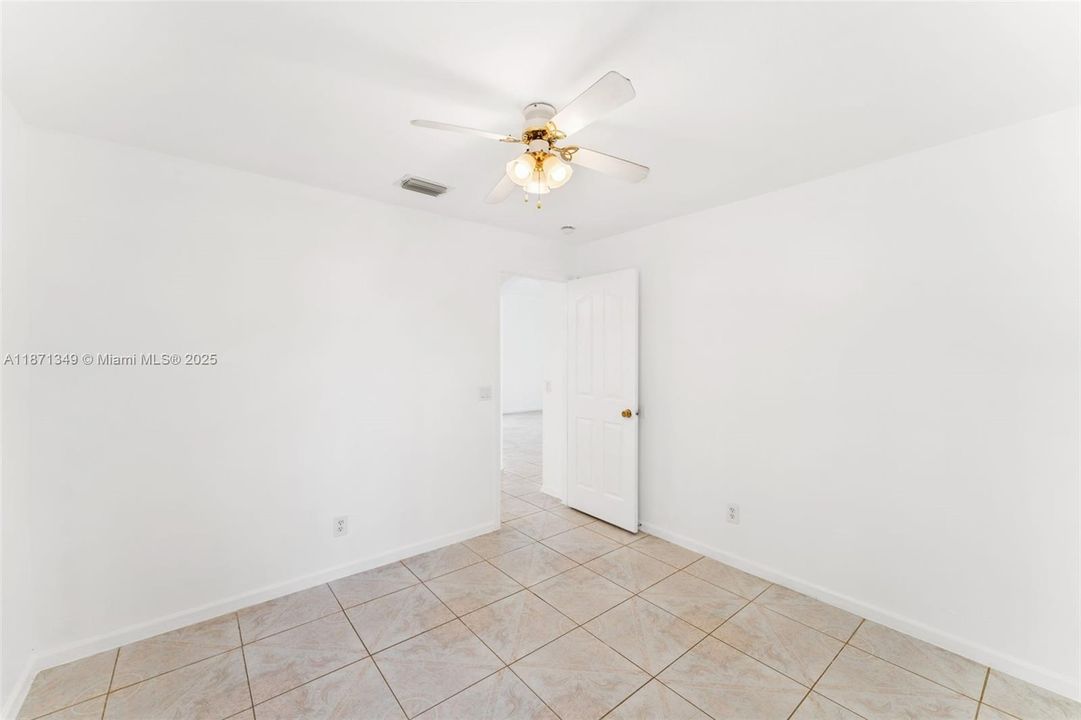 For Rent: $2,900 (3 beds, 2 baths, 1559 Square Feet)
