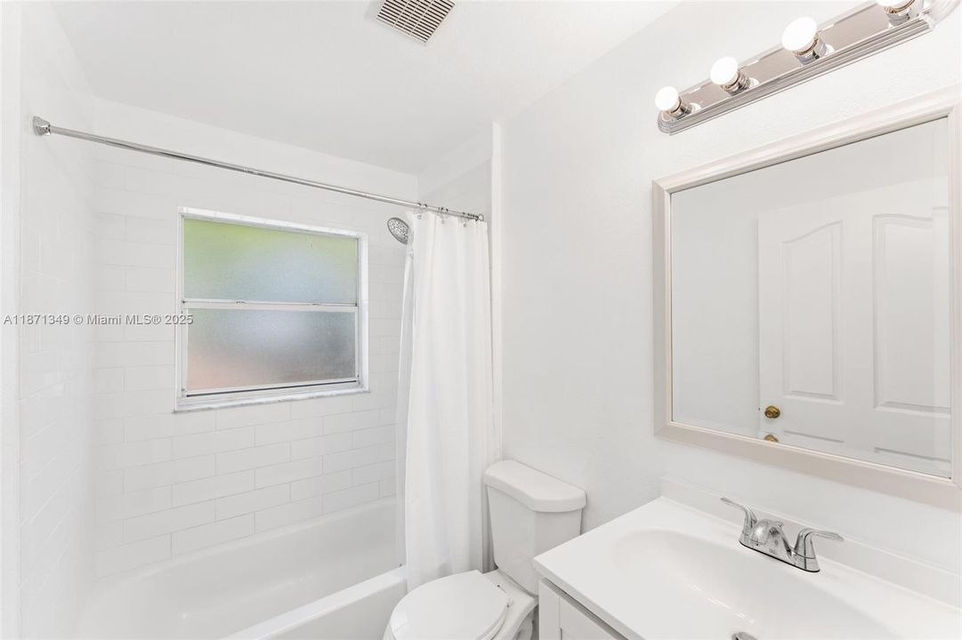 For Rent: $2,900 (3 beds, 2 baths, 1559 Square Feet)