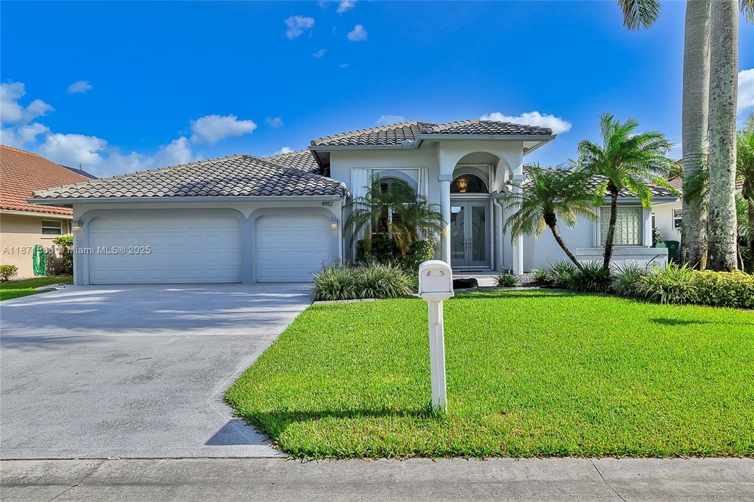 Recently Rented: $5,499 (4 beds, 2 baths, 2659 Square Feet)