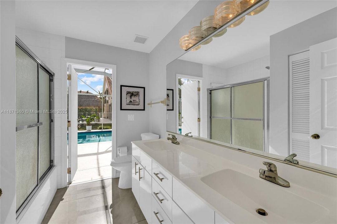 Recently Rented: $5,499 (4 beds, 2 baths, 2659 Square Feet)