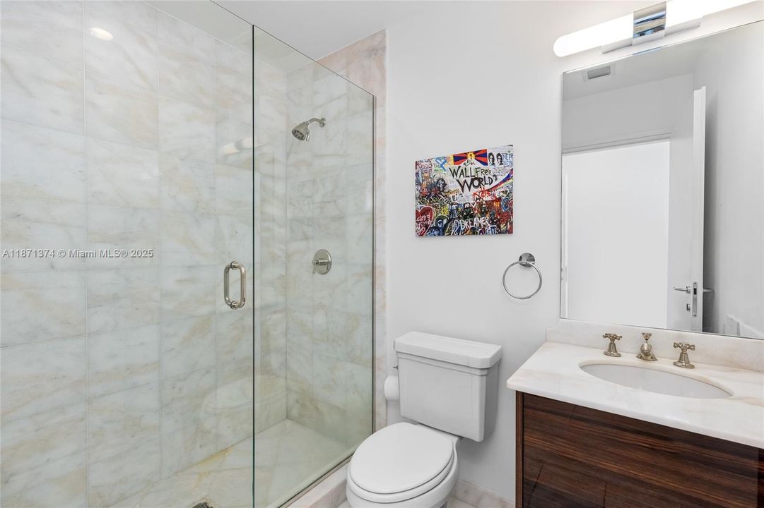 待售: $4,250,000 (2 贝兹, 2 浴室, 1698 平方英尺)