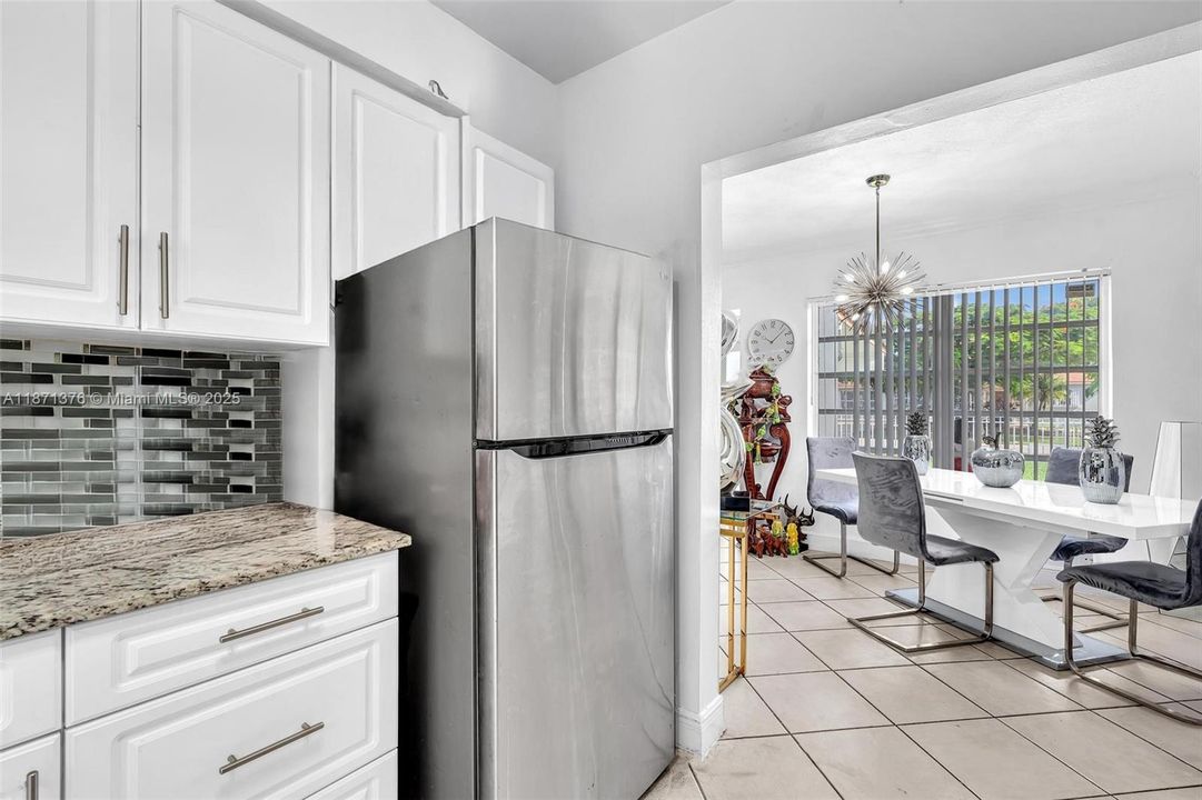 Под контрактом: $579,997 (3 спален, 2 ванн, 1124 Квадратных фут)