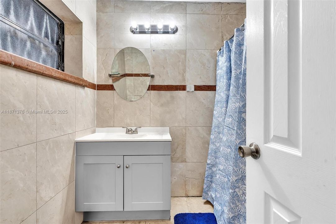 Под контрактом: $579,997 (3 спален, 2 ванн, 1124 Квадратных фут)