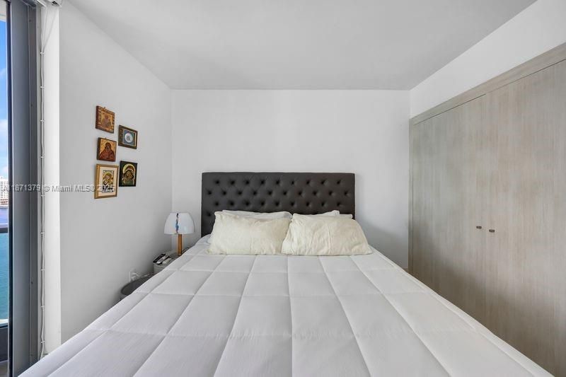 For Sale: $1,250,000 (2 beds, 2 baths, 1529 Square Feet)