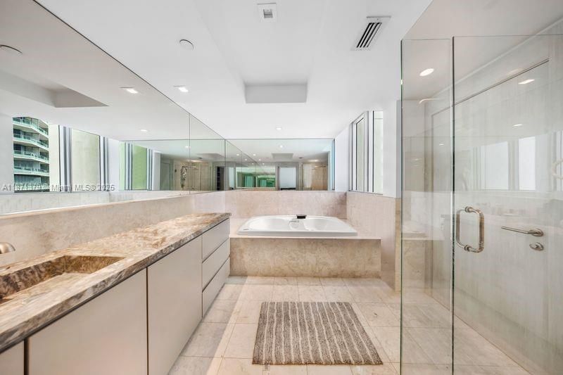 For Sale: $1,250,000 (2 beds, 2 baths, 1529 Square Feet)