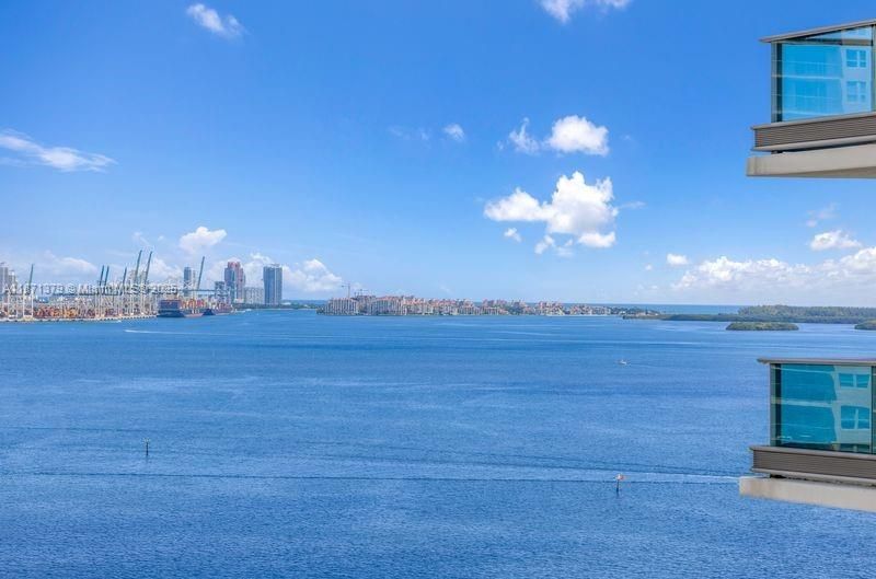 For Sale: $1,250,000 (2 beds, 2 baths, 1529 Square Feet)