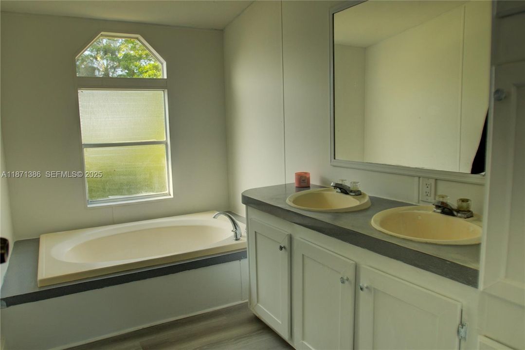 En Venta: $289,500 (3 camas, 2 baños, 1430 Pies cuadrados)