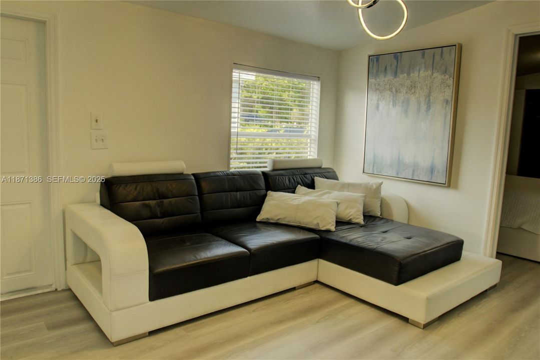 En Venta: $289,500 (3 camas, 2 baños, 1430 Pies cuadrados)