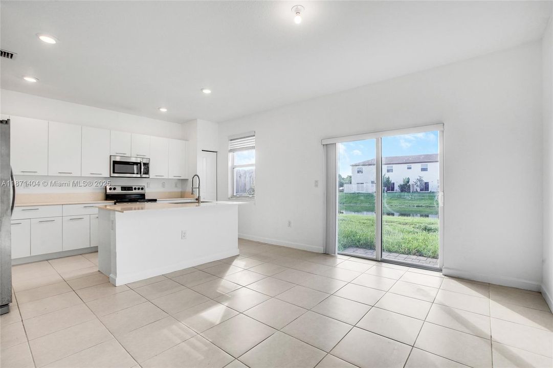 待售: $620,000 (3 贝兹, 2 浴室, 1827 平方英尺)