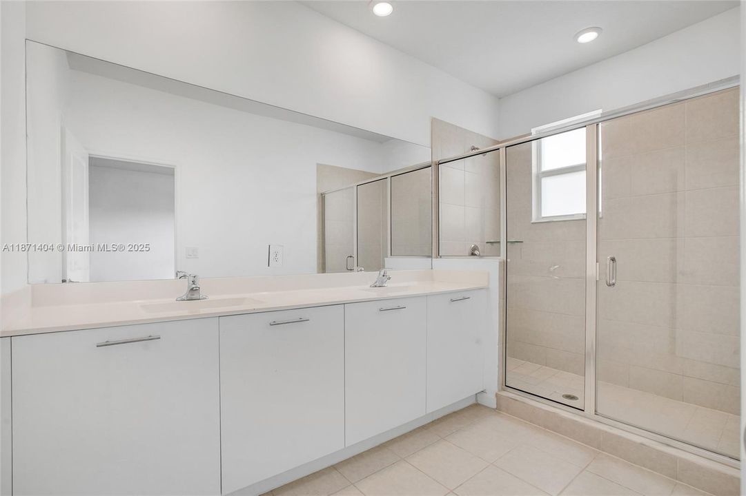 待售: $620,000 (3 贝兹, 2 浴室, 1827 平方英尺)