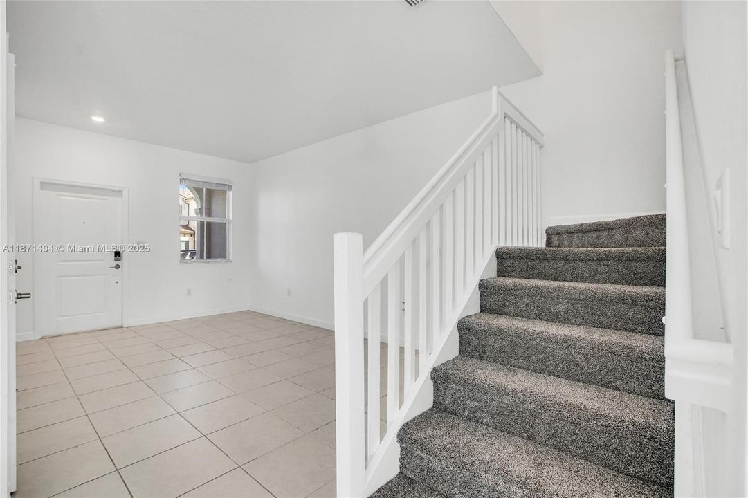 待售: $620,000 (3 贝兹, 2 浴室, 1827 平方英尺)