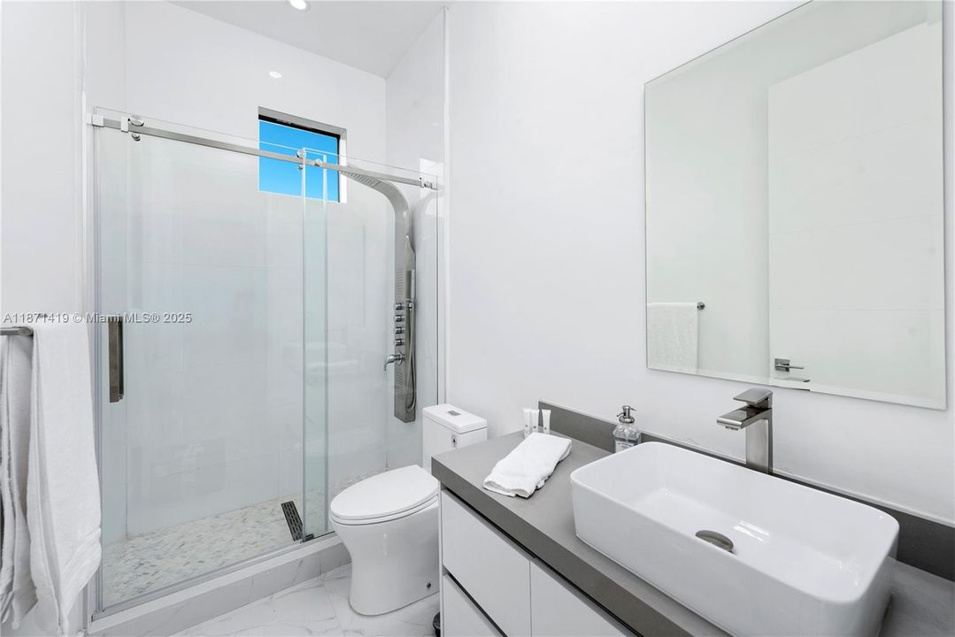 En Renta: $34,900 (5 camas, 5 baños, 4534 Pies cuadrados)