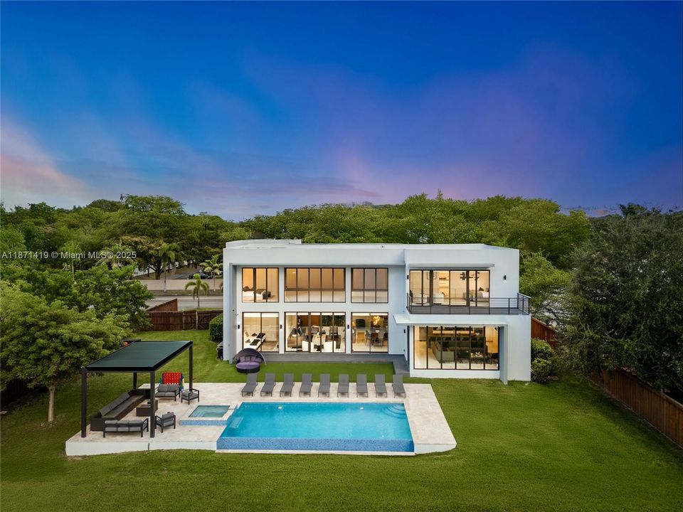 En Renta: $34,900 (5 camas, 5 baños, 4534 Pies cuadrados)