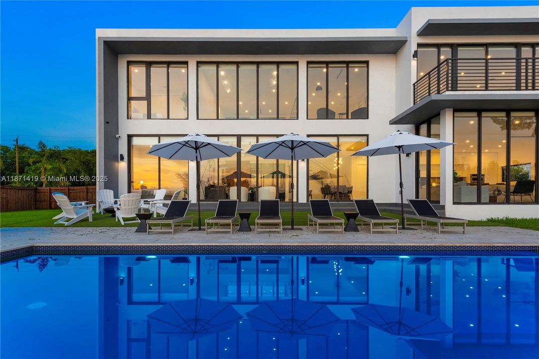 En Renta: $34,900 (5 camas, 5 baños, 4534 Pies cuadrados)