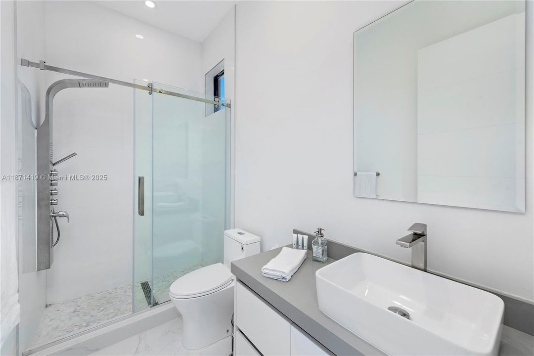 En Renta: $34,900 (5 camas, 5 baños, 4534 Pies cuadrados)