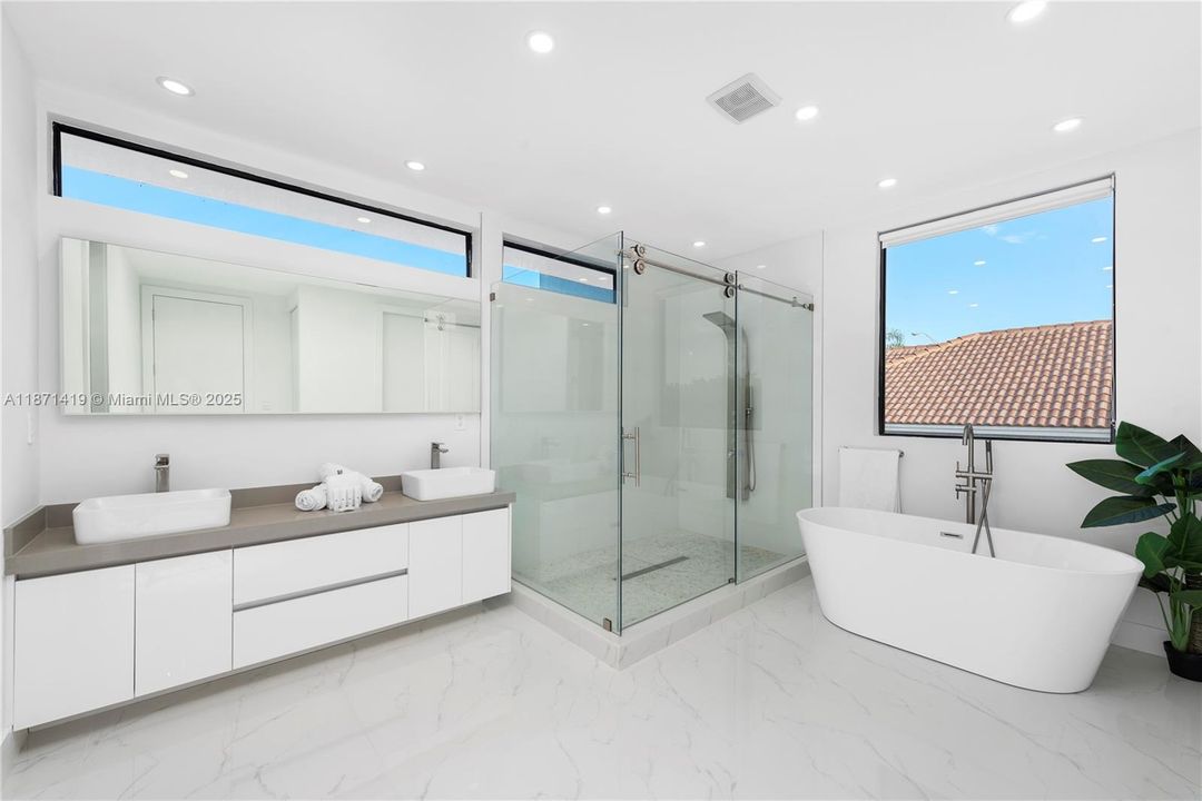 En Renta: $34,900 (5 camas, 5 baños, 4534 Pies cuadrados)