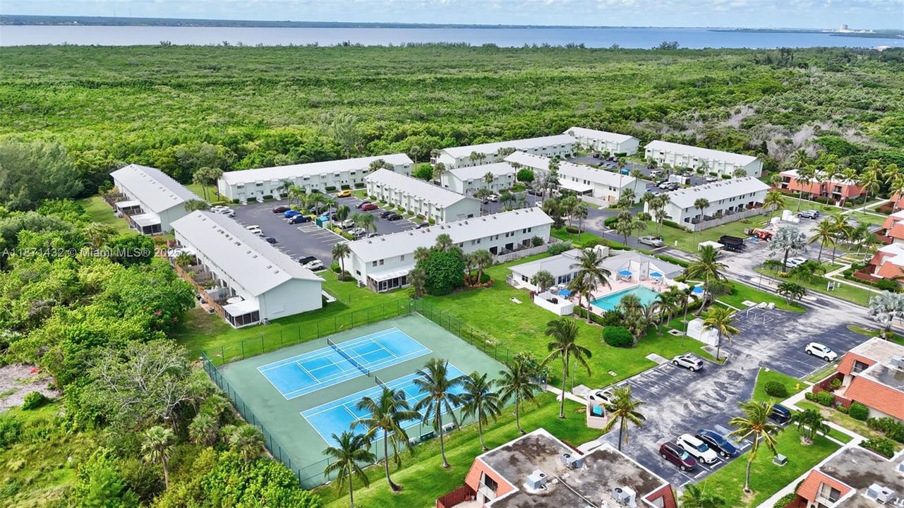 В аренду: $2,500 (2 спален, 2 ванн, 1270 Квадратных фут)