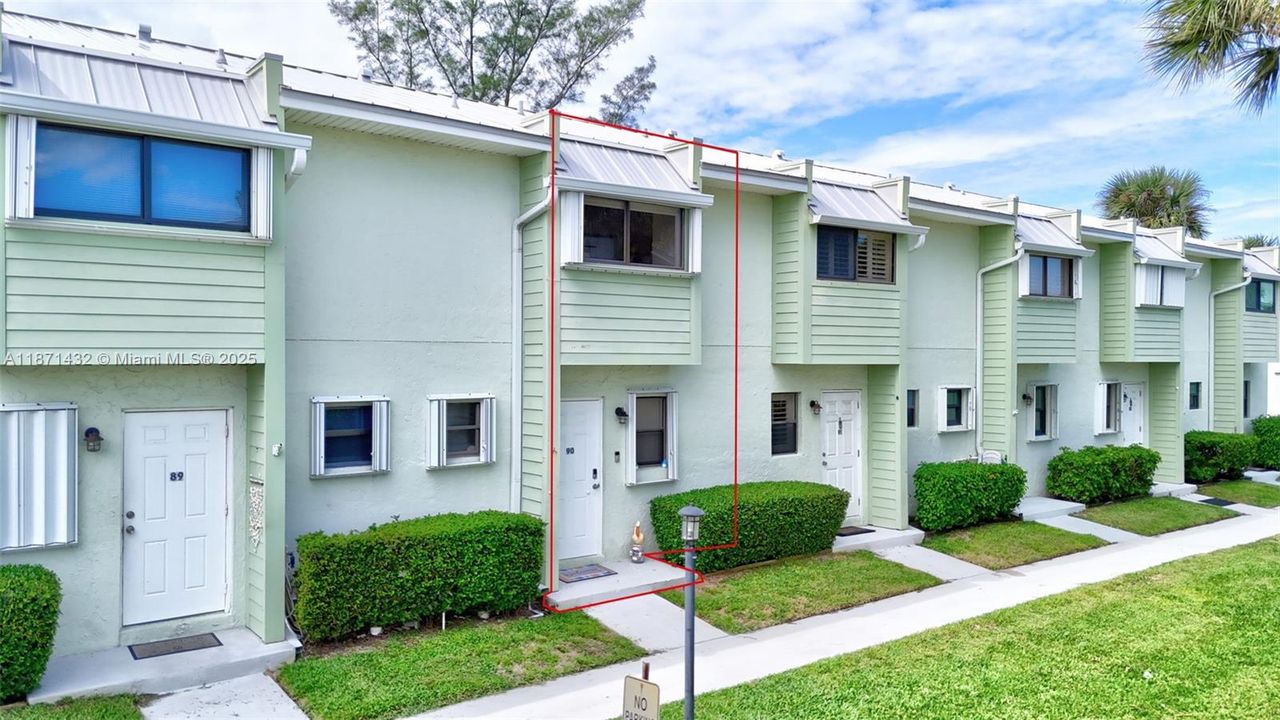 В аренду: $2,500 (2 спален, 2 ванн, 1270 Квадратных фут)