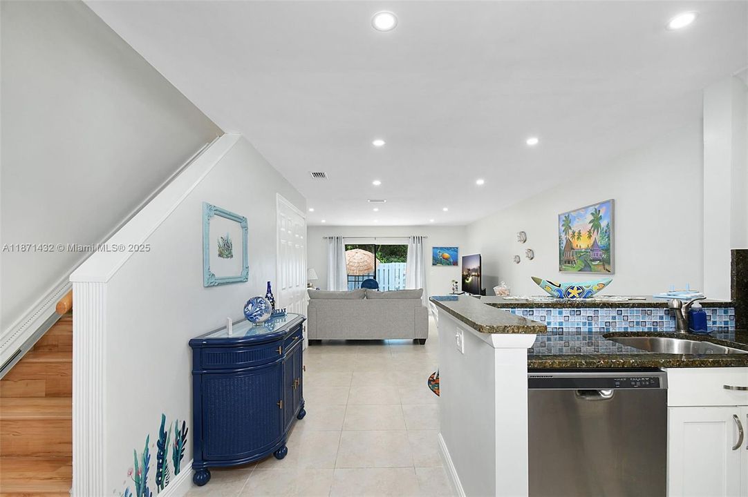 В аренду: $2,500 (2 спален, 2 ванн, 1270 Квадратных фут)