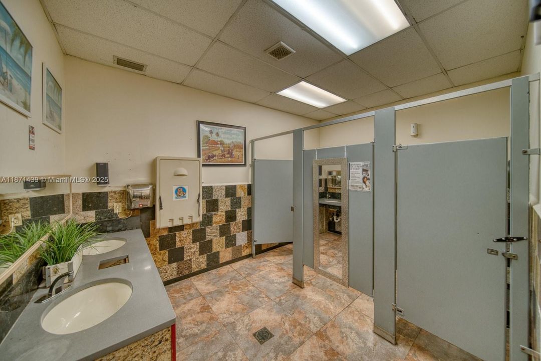 待售: $400,000 (0 贝兹, 0 浴室, 0 平方英尺)